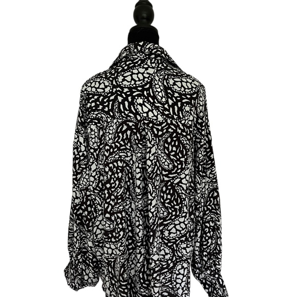 NWT - Oversized Shirt Dress. By Glamorous (PtP = 30") - Picture 4 of 16